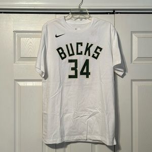 NWT - Mens Large - Milwaukee Bucks - Antetokounmpo - 34 - Tshirt